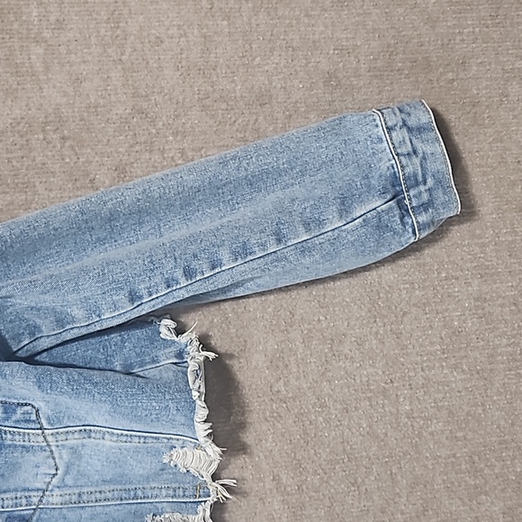 Shein cropped jean jacket - Picture 3 of 7